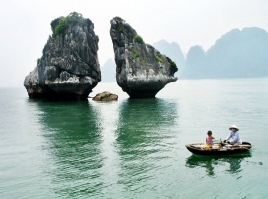  Halong Bay - Typical Route - 4 hrs on cruise